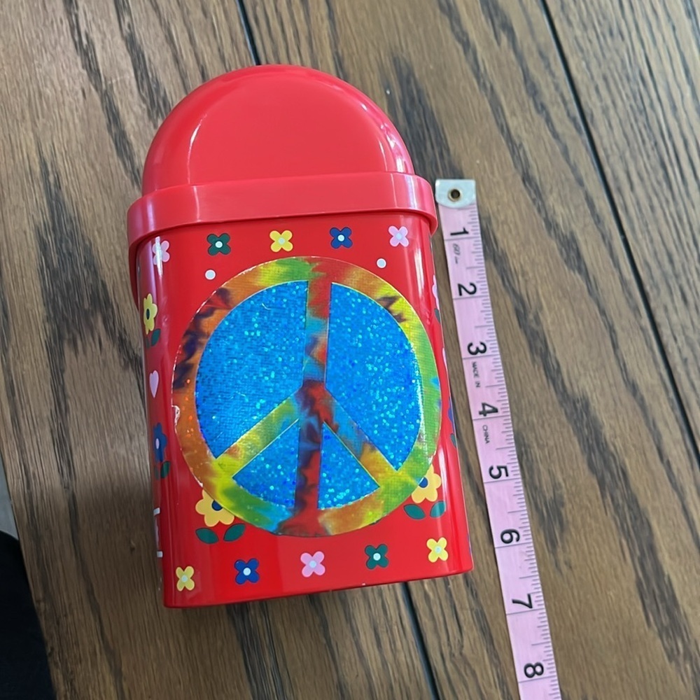 Hello kitty trash can - Picture 4 of 4